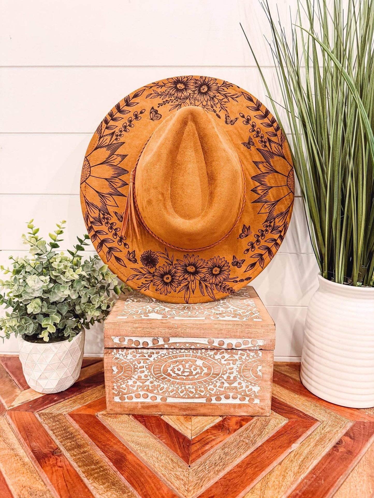 Engraved Floral Hat: Terra Cotta