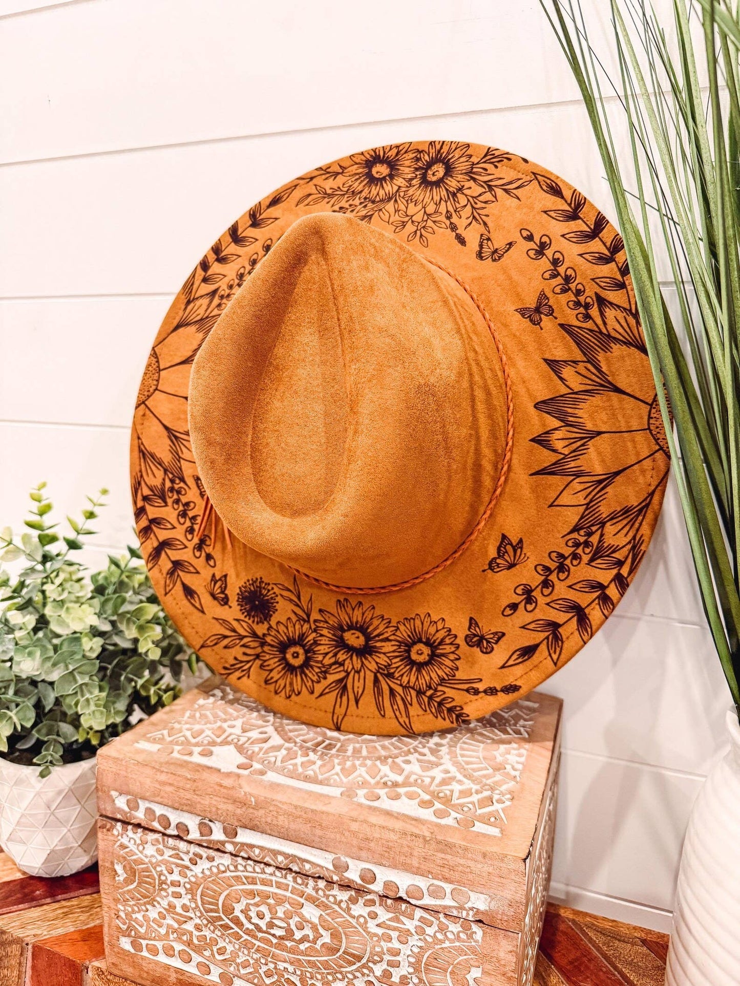 Engraved Floral Hat: Terra Cotta